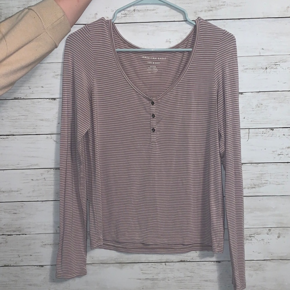 I’m selling a soft Long sleeve shirt size M